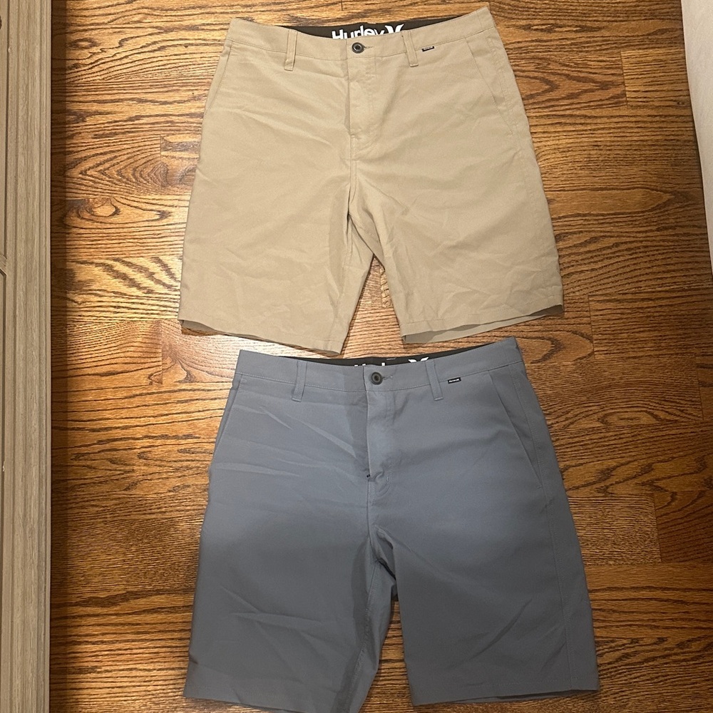 Hurley Men's Flat Front Shorts in Tan and Gray